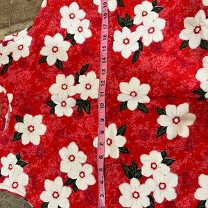 90s summer set Sz M/L. No tags, appears hand sewn. Shorts stretch to 20 in.